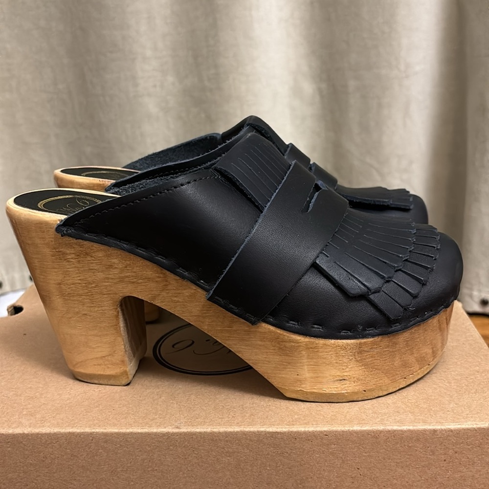 No. 6 Oxford clogs in Indigo/navy leather on high heel size 35/5.5